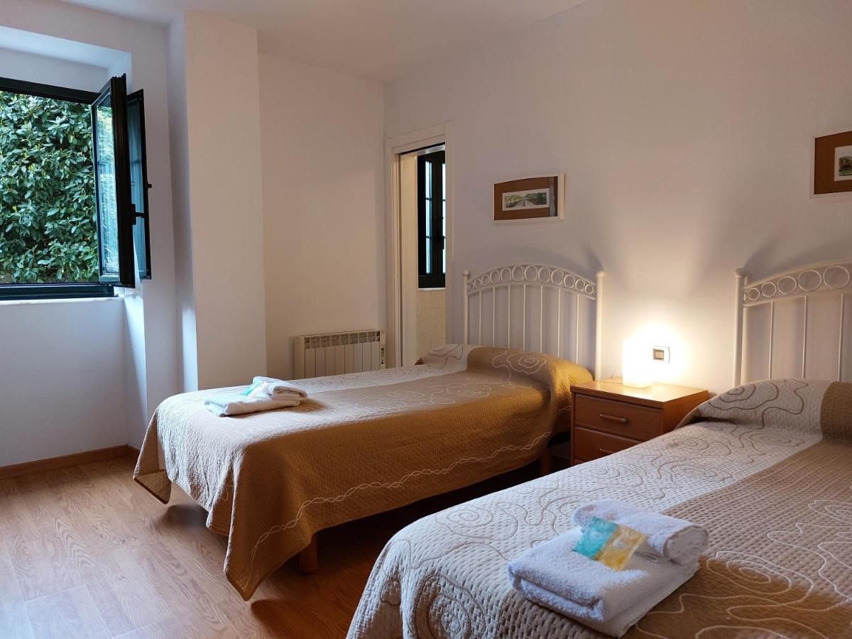 Hospederia Externa Del Monasterio Hotel ซาโมส ภายนอก รูปภาพ